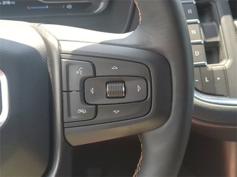 Used 2024 GMC Yukon XL AT4 w/ Technology Package image 15