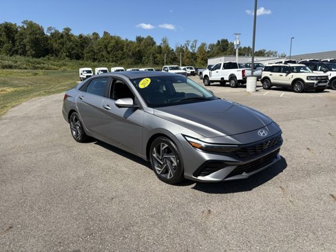 Used 2024 Hyundai Elantra Limited image 7