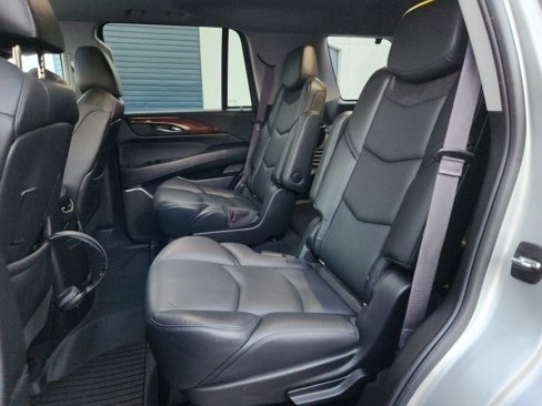 Used 2017 Cadillac Escalade Luxury image 17