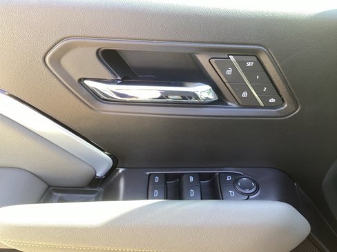 Certified 2025 Chevrolet Colorado ZR2 w/ Midnight Edition image 25