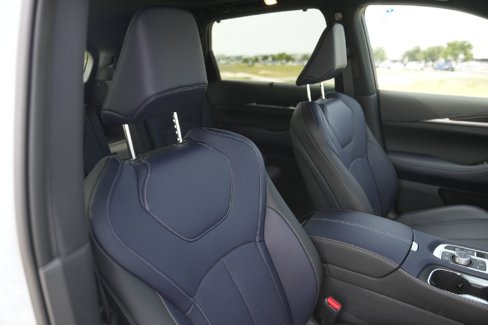 New 2026 INFINITI QX60 Luxe w/ Dark Cargo Package image 15