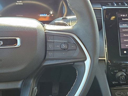 Used 2024 Jeep Grand Cherokee L Laredo image 19
