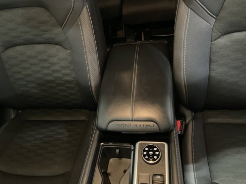 Used 2024 Nissan Pathfinder SV image 20
