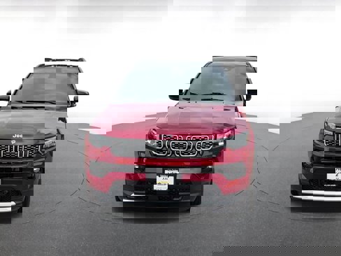 Used 2025 Jeep Compass Limited image 4