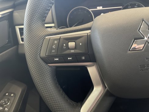 New 2025 Mitsubishi Outlander Trail Edition image 17