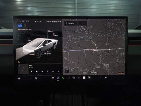 Used 2024 Tesla Cybertruck AWD Crew Cab image 34