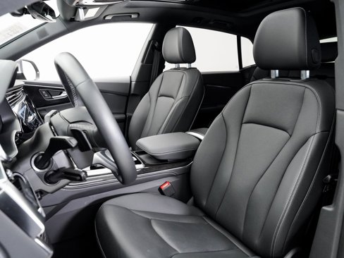 Certified 2025 Audi Q8 Premium Plus image 5