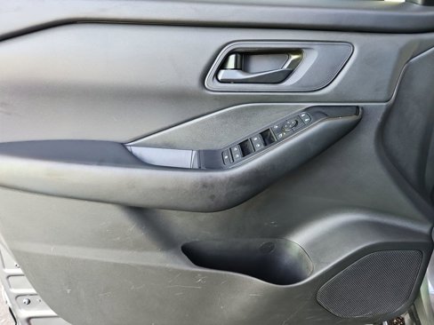 Used 2024 Nissan Rogue S image 24