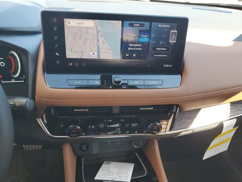 New 2026 Nissan Rogue Platinum image 8
