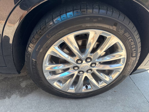 Used 2020 Cadillac XT6 Premium Luxury image 32