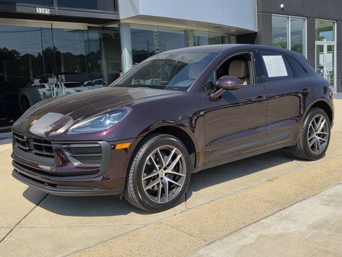 New 2025 Porsche Macan image 1