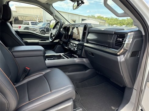 New 2025 Ford F450 Lariat image 13