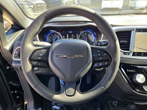 New 2026 Chrysler Pacifica Select image 34