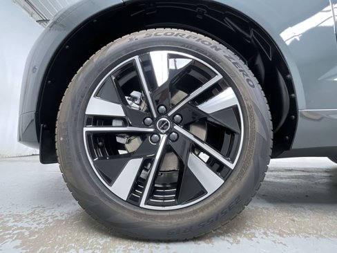 New 2026 Volvo XC60 B5 Plus w/ Climate Package image 14