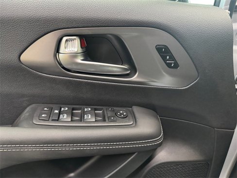 New 2026 Chrysler Pacifica Select image 8