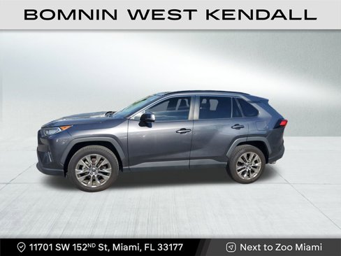Used 2021 Toyota RAV4 XLE Premium image 4