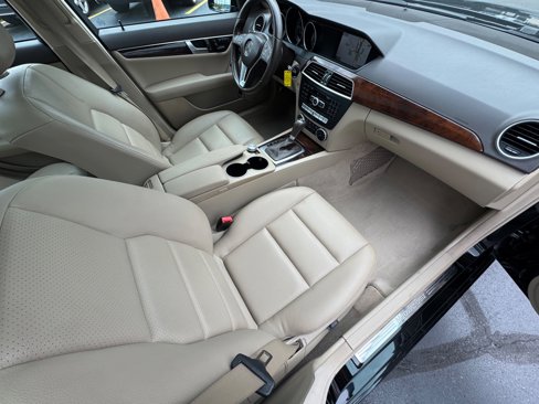 Used 2013 Mercedes-Benz C 300 4MATIC Sedan image 30