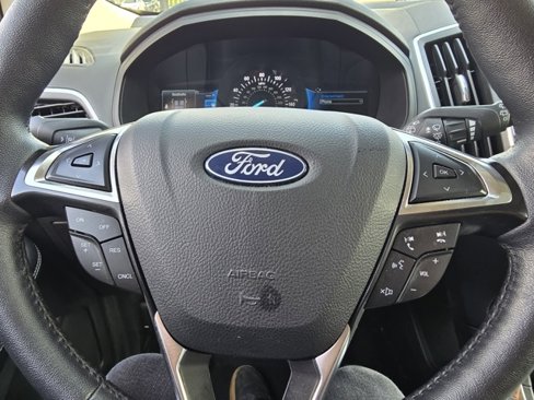 Used 2024 Ford Edge Titanium image 32