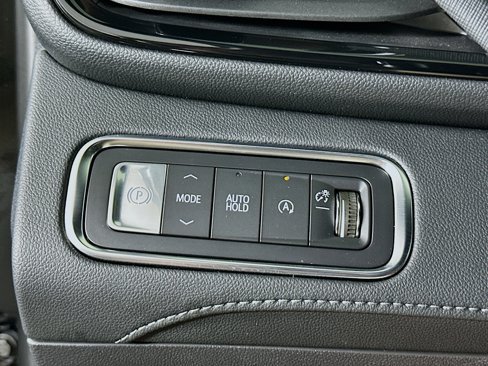 Used 2025 Buick Enclave Preferred image 17