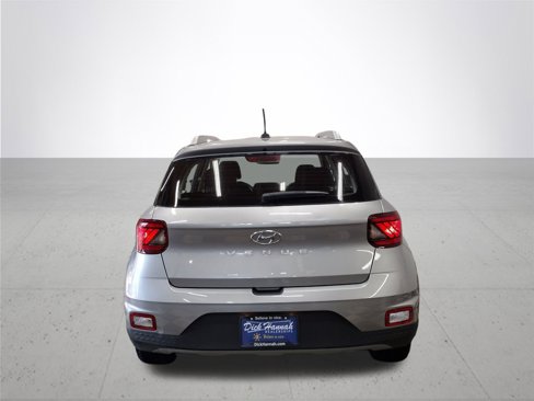 Used 2023 Hyundai Venue SEL image 12