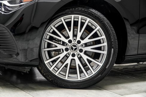 Used 2025 Mercedes-Benz CLA 250 image 3