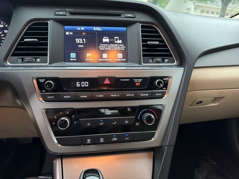 Used 2017 Hyundai Sonata SE image 16