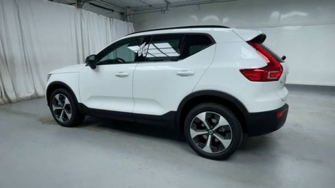 New 2026 Volvo XC40 B5 Plus w/ Protection Package Premier image 21