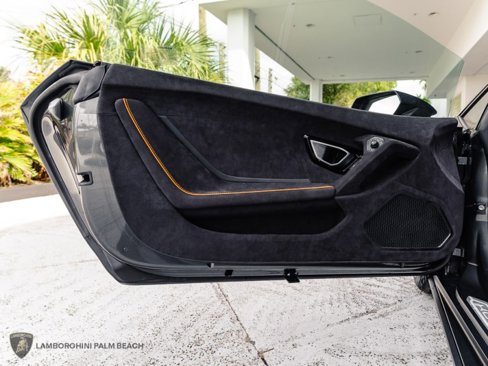 Used 2024 Lamborghini Huracan Sterrato image 36