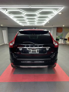 Used 2016 Volvo XC60 T5 Premier w/ Proximity Package image 5