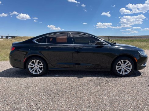 Used 2015 Chrysler 200 Limited w/ Convenience Group image 4