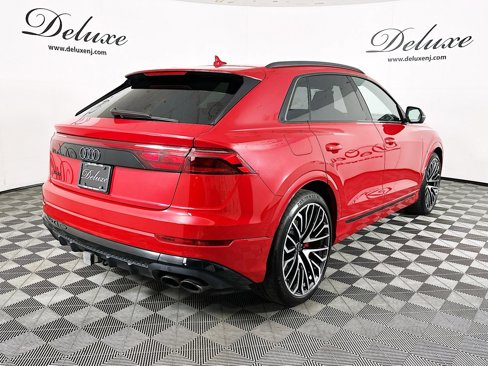 Used 2024 Audi SQ8 Prestige w/ Prestige Package image 6
