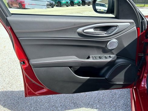 New 2025 Alfa Romeo Giulia AWD w/ Driving Assist Package image 7