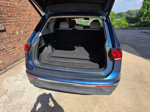 Used 2018 Volkswagen Tiguan SEL image 18