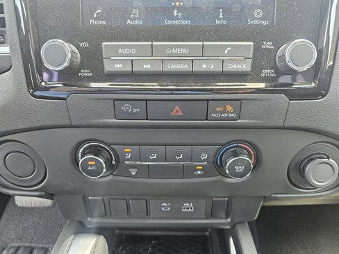 Used 2024 Nissan Frontier SV image 22