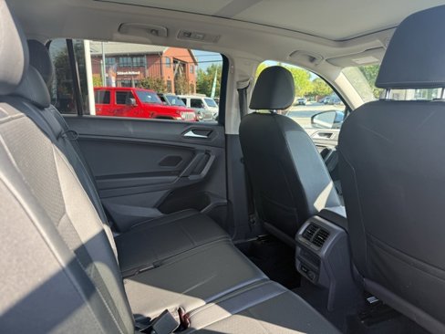 Used 2019 Volkswagen Tiguan SE image 29