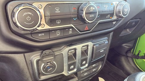 Used 2020 Jeep Wrangler Sport image 17