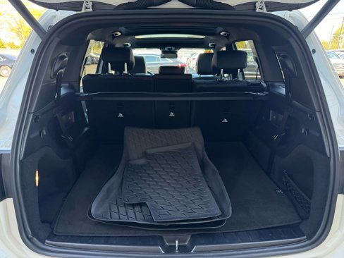 Used 2024 Mercedes-Benz GLB 250 4MATIC w/ Exclusive Package image 22