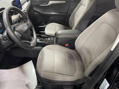 Used 2022 Ford Escape SE image 8