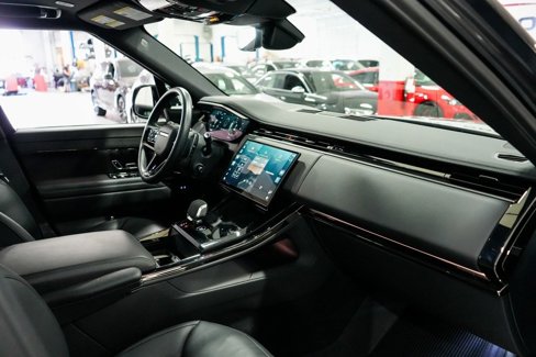 Used 2025 Land Rover Range Rover Sport Dynamic SE image 14