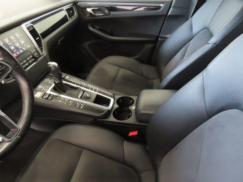 Used 2017 Porsche Macan image 22