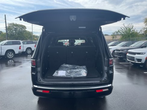 New 2025 Jeep Wagoneer 4WD image 6