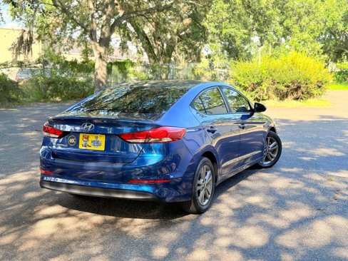 Used 2017 Hyundai Elantra SE image 4