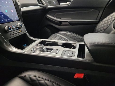 Used 2024 Ford Edge Titanium image 26