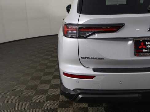 New 2025 Mitsubishi Outlander Trail Edition image 18