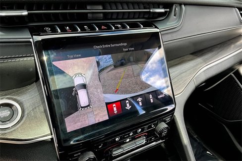 Used 2022 Jeep Grand Cherokee L Limited w/ Luxury Tech Group II image 24