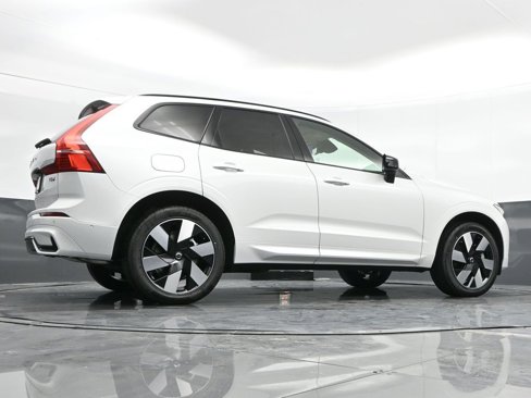 New 2025 Volvo XC60 T8 Plus w/ Protection Package Premier image 41