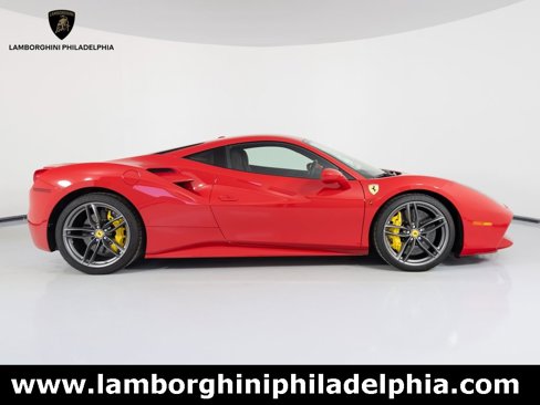 Used 2018 Ferrari 488 GTB image 4