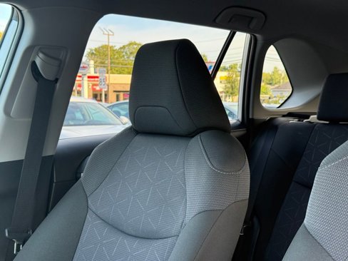 Used 2025 Toyota RAV4 XLE image 26