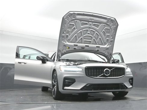 Used 2025 Volvo S60 B5 Plus w/ Protection Package Premier image 52