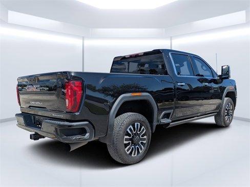 Used 2023 GMC Sierra 2500 Denali w/ Denali Black Diamond Edition image 3